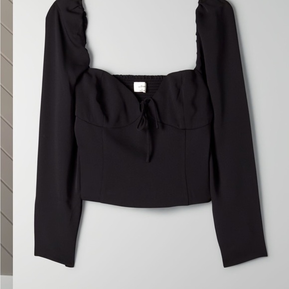 LIKE NEW - Aritzia Novella Blouse size XS - Picture 3 of 4